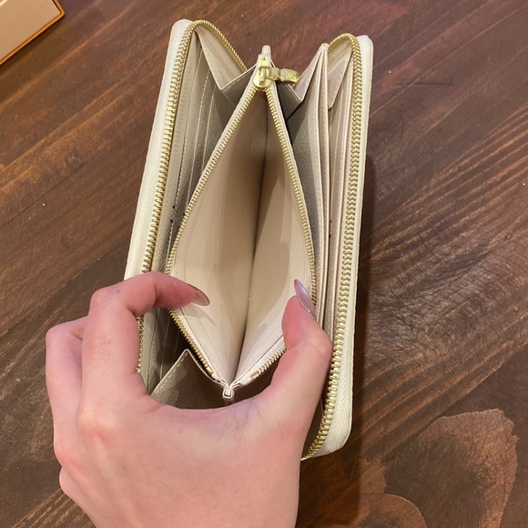 ✨Authentic Louis Vuitton Wild At Heart Long Zippy Wallet✨ - Picture 10 of 10
